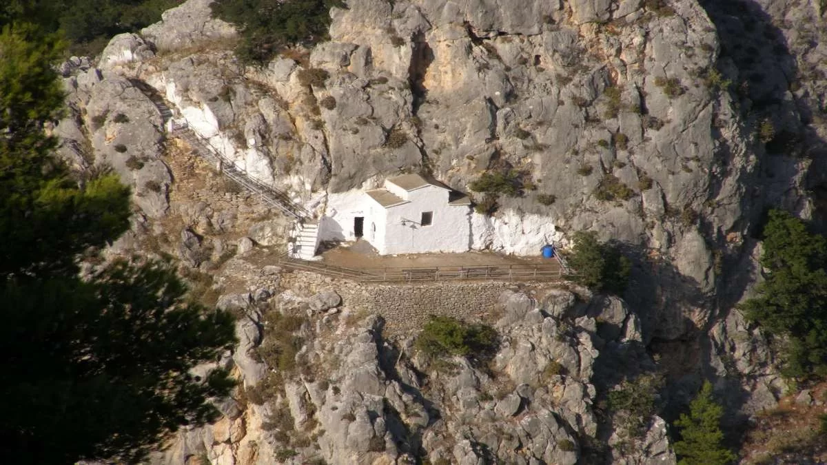 εκκλησάκι αγία μαρίνα πάρνηθα από ψηλά