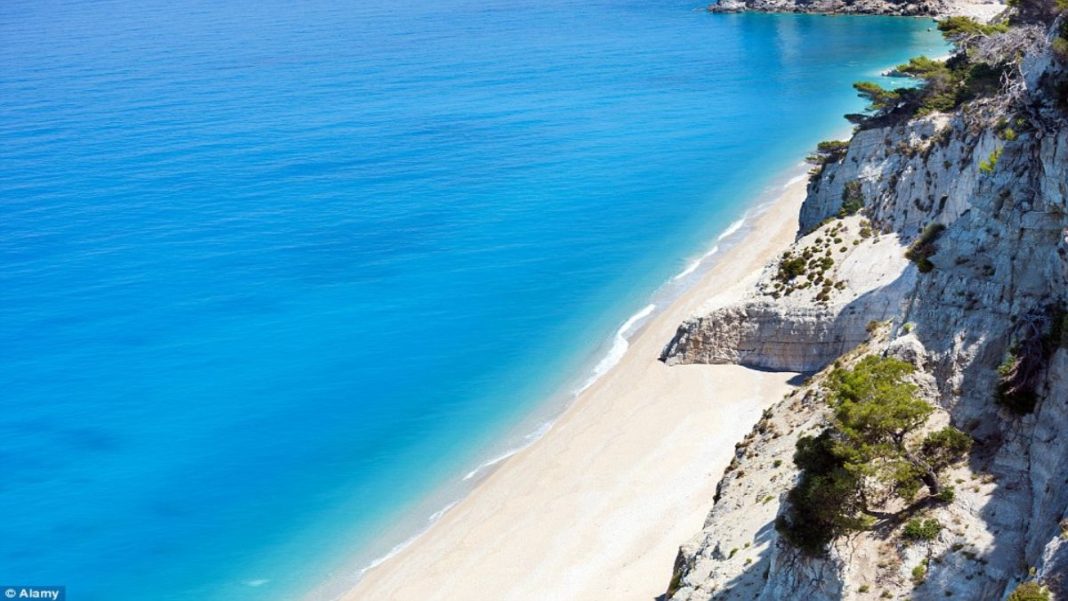 egremni_-_lefkada_0 Λευκάδα αγαπημένος προορισμός παραλία