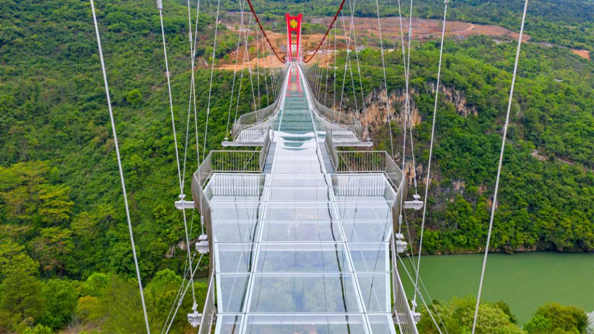 γυάλινη γέφυρα Κίνα κοντινό