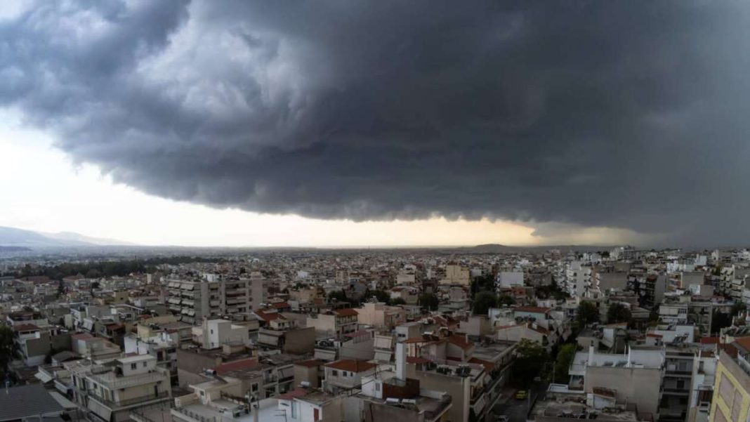 αττική συννεφιασμένος ουρανός