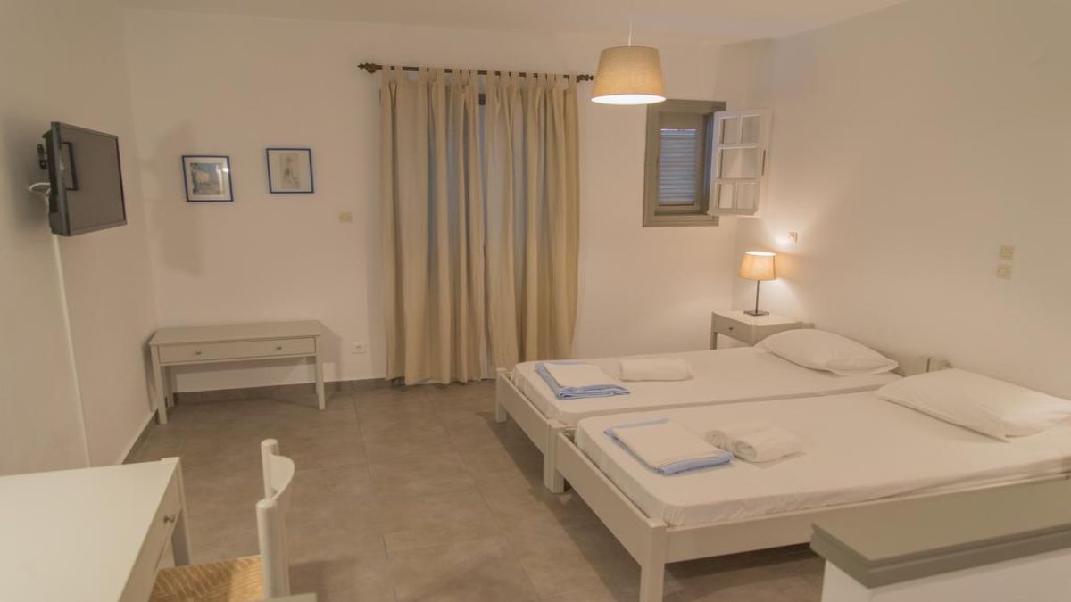 Ostria λευκό δωμάτιο