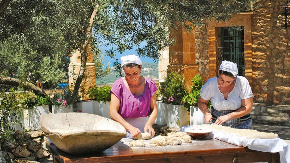 Παγκόσμια Ημέρα Τουρισμού 27 Σεπτεμβρίου ζυμωμα ψωμιού