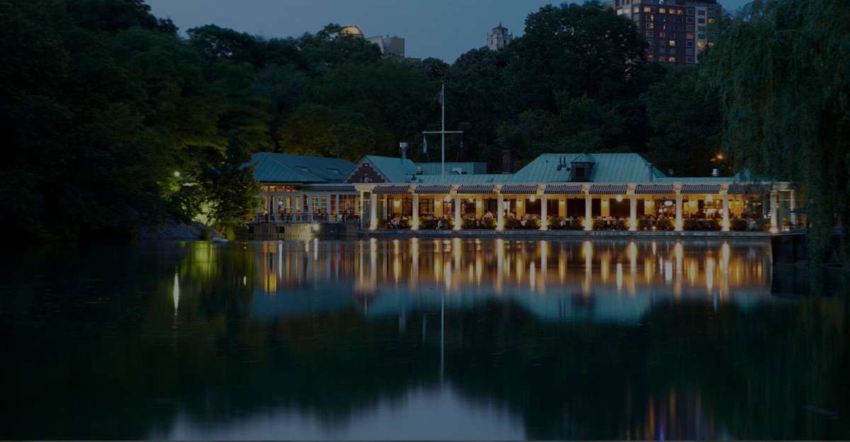 Loeb Boathouse μακρινή λήψη νύχτα φωτισμένο