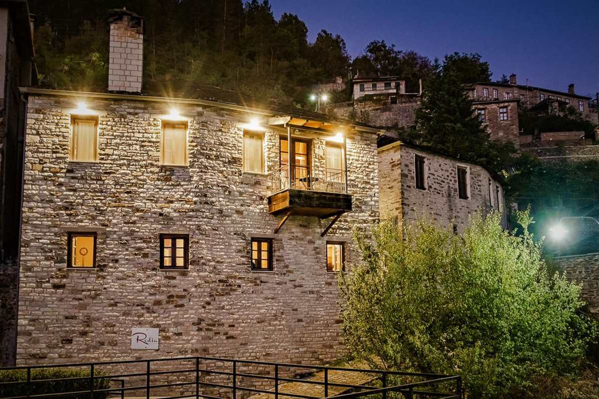 Το κομψό, πέτρινο κ΄τηριο του Rodia Boutique Hotel, Κήποι, Ζαγόρι