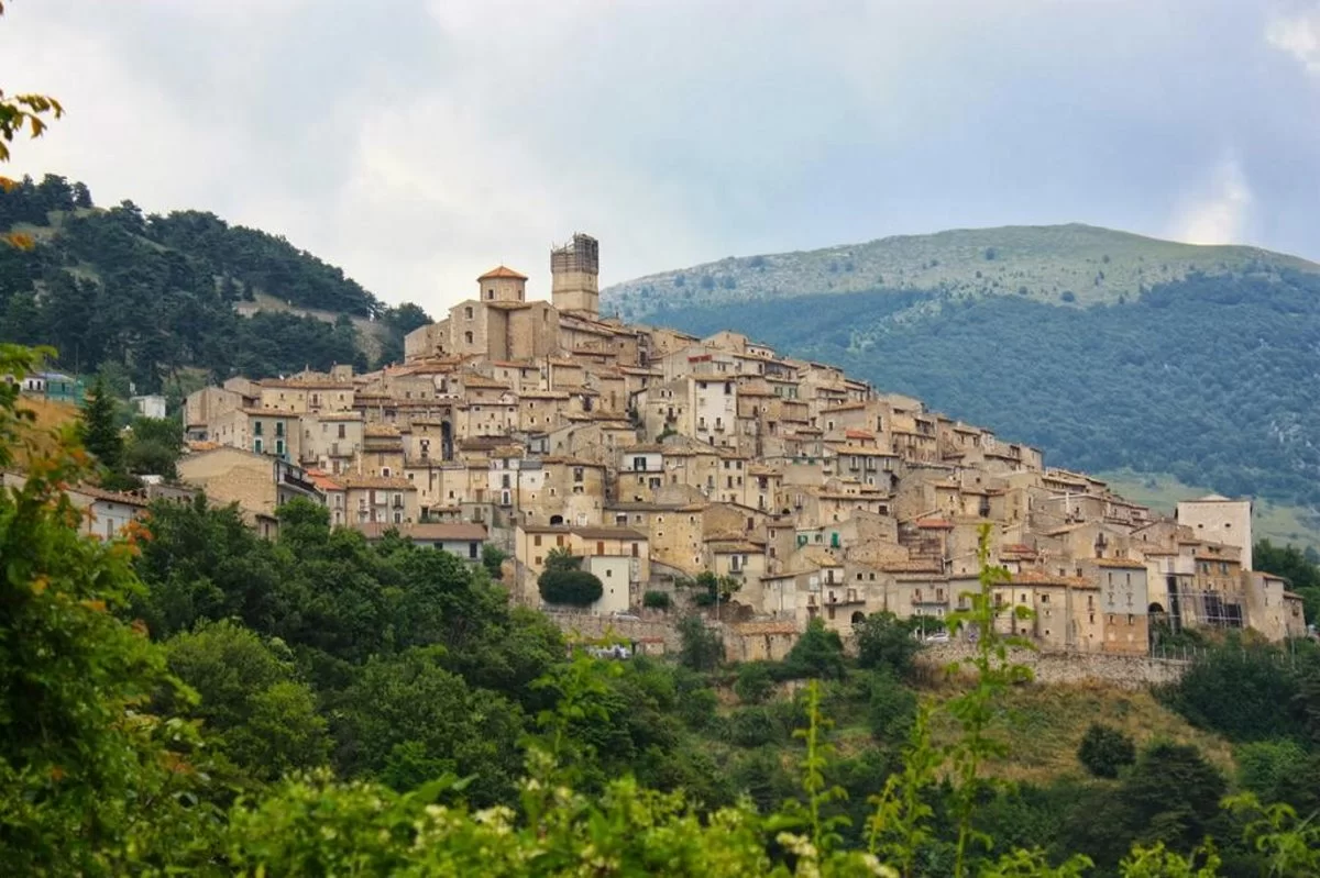 ωραιότερα χωριά της Τοσκάνης Santo Stefano di Sessanio πανοραμική λήψη