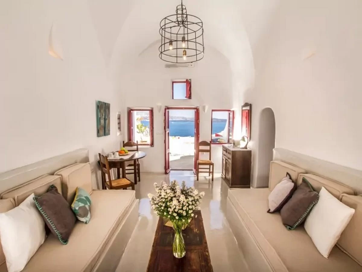 airbnb top10 λίστα σπιτιών Hector Cave House Σαντορίνη