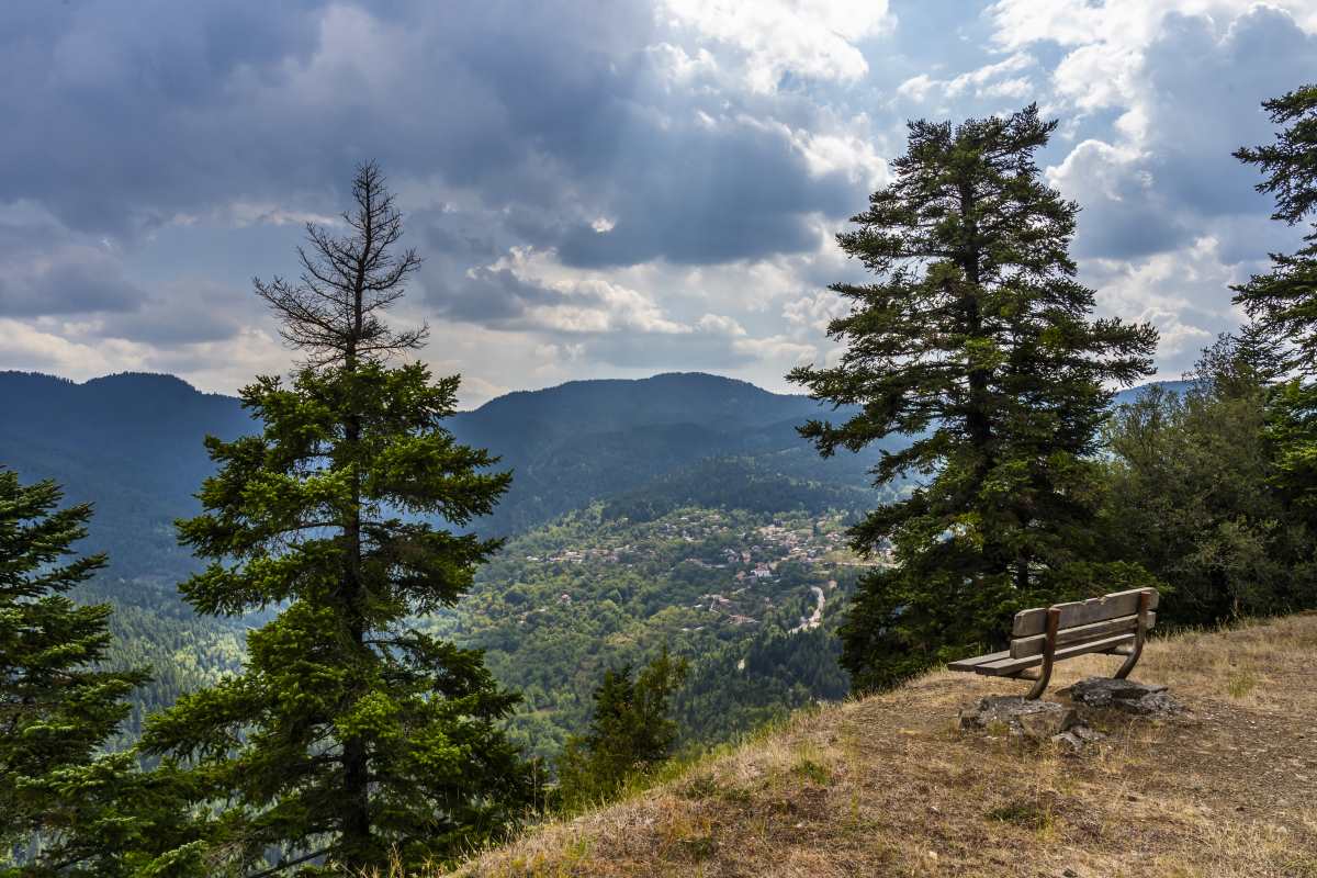 Η υπέροχη θέα από το χωριό Δομνίστα, Ευρυτανία 