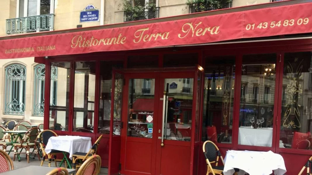 Emily in Paris εστιατόριο Παρίσι γυρίσματα Terra Nera