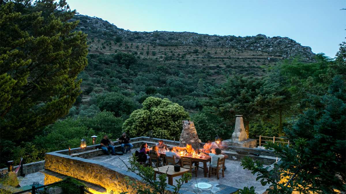 οικοτουριστικό χωριό Μηλιά Κρήτη βεράντα με θέα
