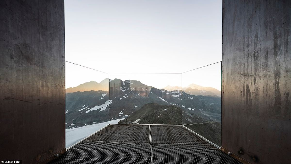 Otzi Peak πλατφόρμα παρατήρησης Άλπεις θέα από το γυάλινο μπαλκόνι