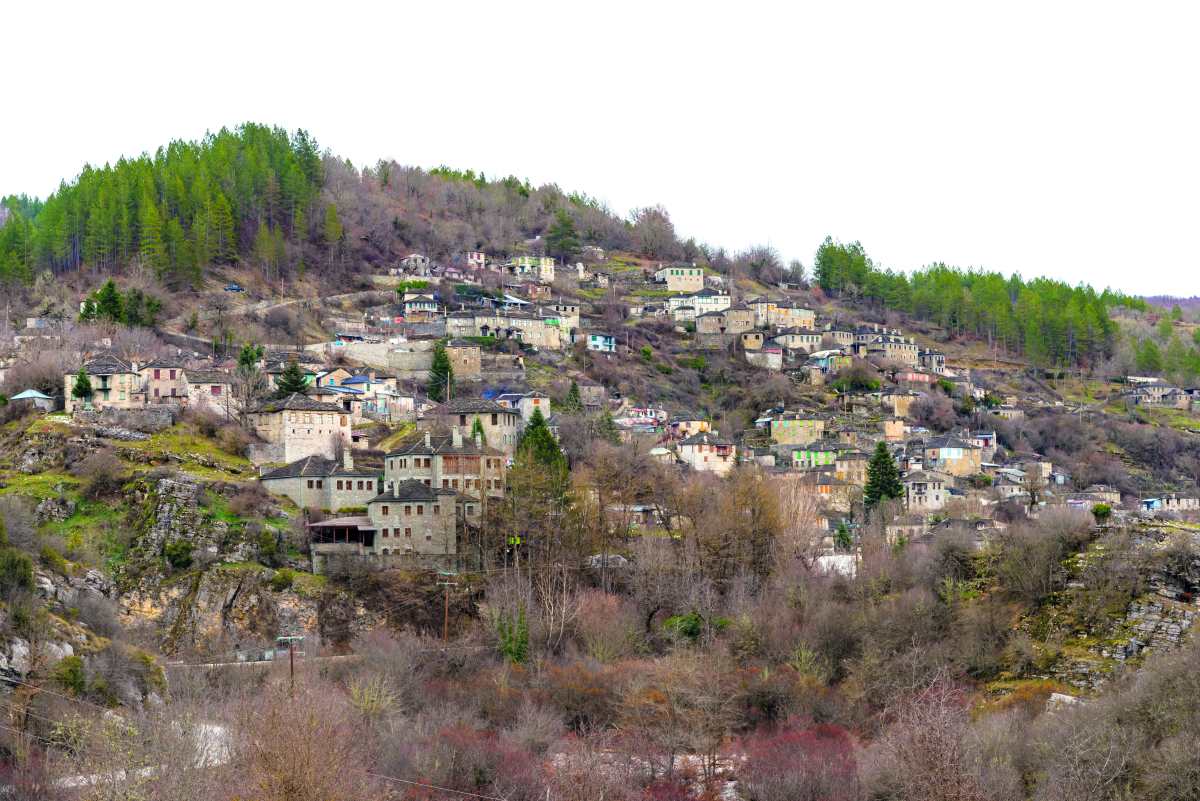 Πανοραμική εικόνα του χωριού Κήποι στο Ζαγόρι