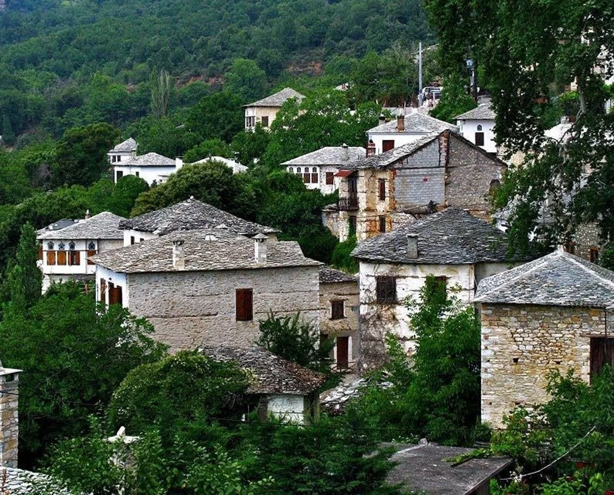 Πινακάτες χωριό Πήλιο μέσα στο πράσινο