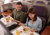 Pop-up εστιατόριο μέσα σε jumbo από την Singapore Airlines με τους επιβάτες να απολαμβάνουν το γεύμα τους