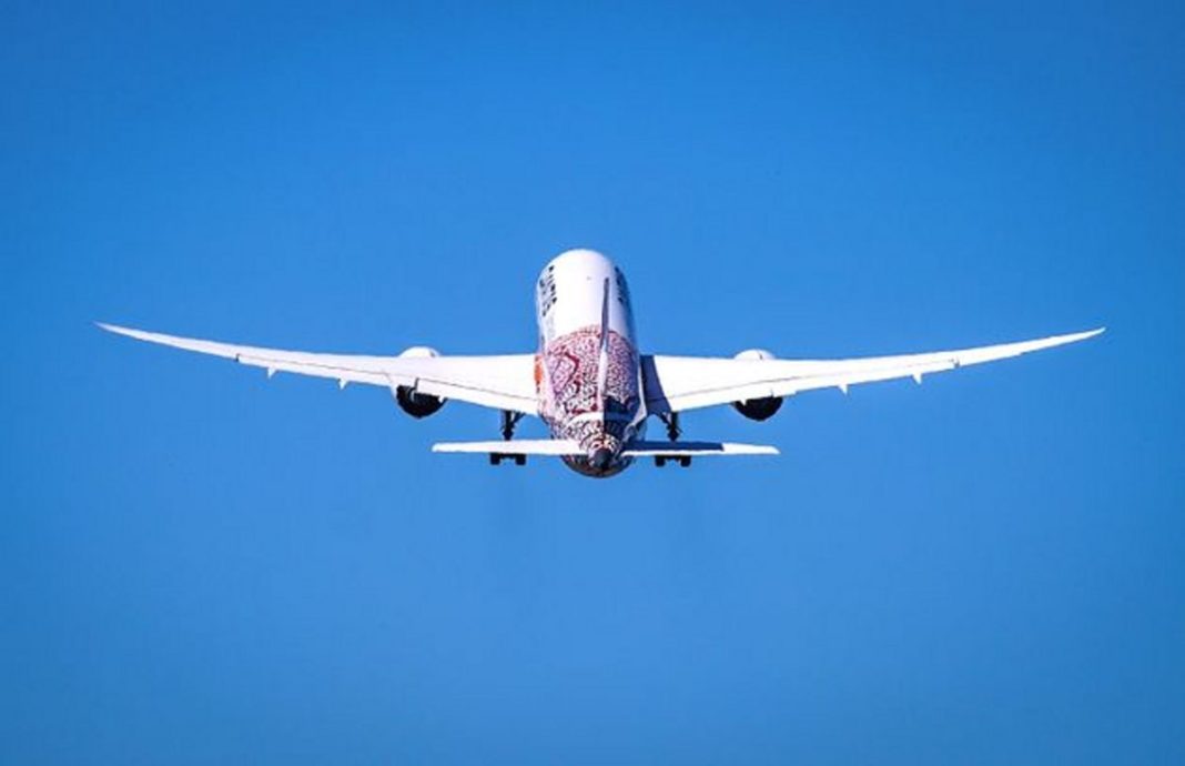 qantas-airplane-apogeiwsi Απογείωση αεροσκάφους