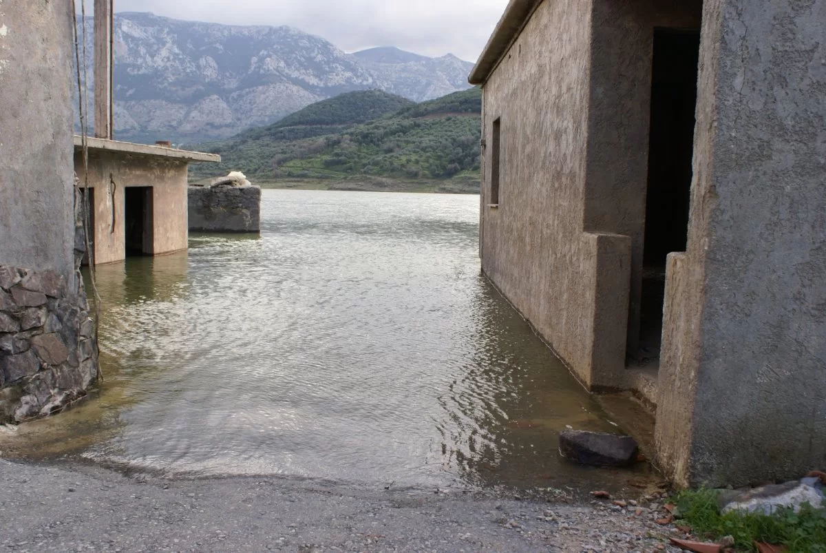 ελληνικά χωριά-φαντάσματα όπως το Σφενδύλι στην Κρήτη