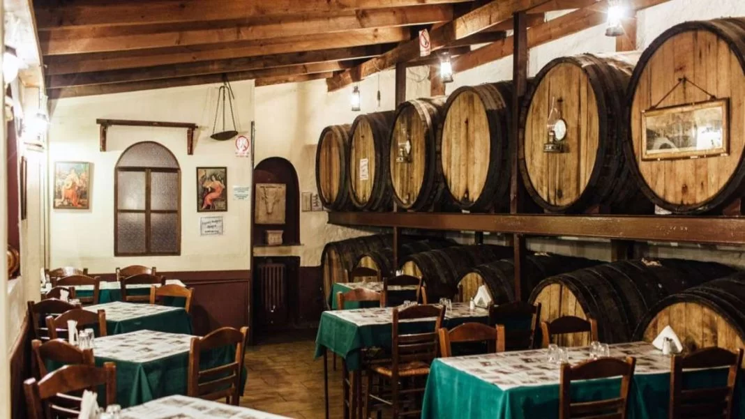 tavernes-kentriki(1) ιστορική ταβέρνα Αθήνα