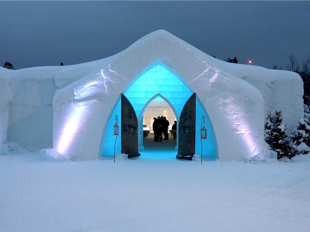 Είσοδος στο De Glace Hotel