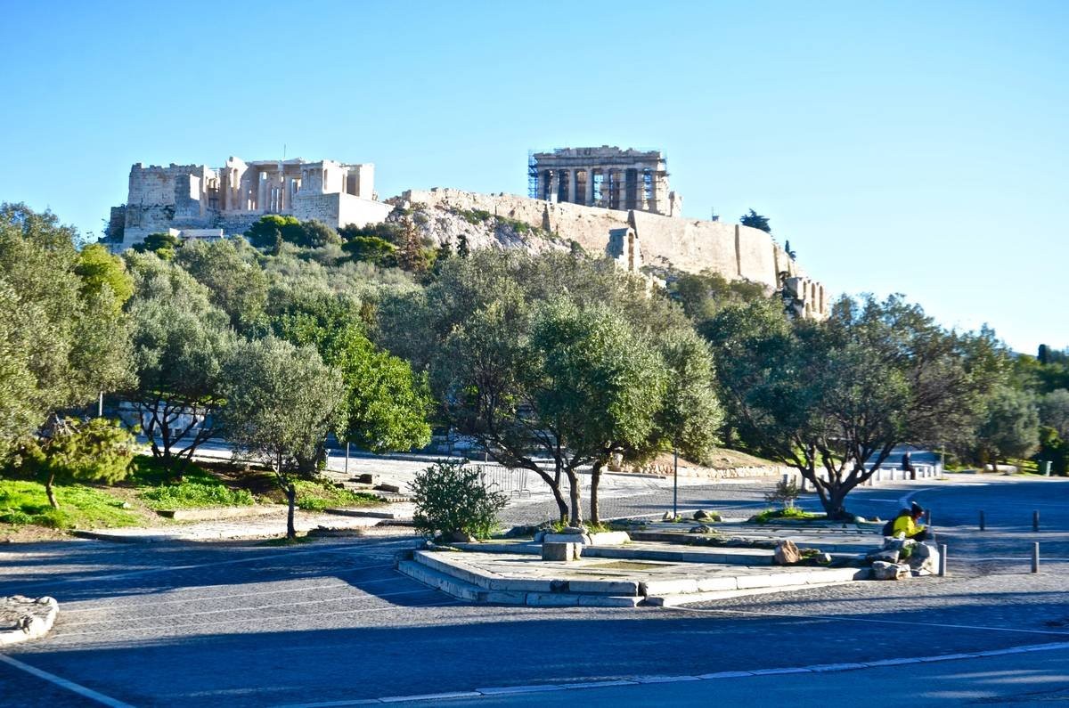 Ακρόπολη γειτονιά αθήνας για περπάτημα 