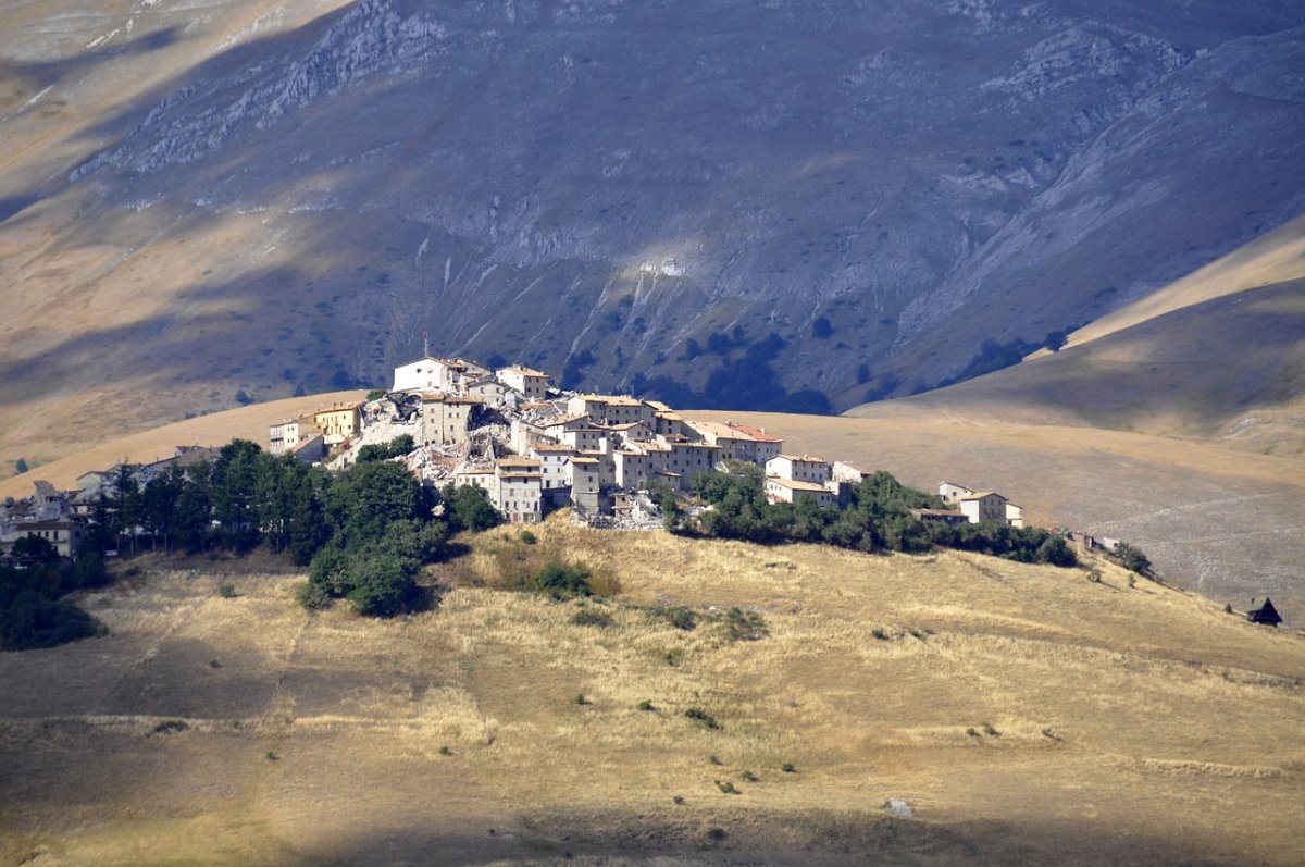 όμορφα ορεινά χωριά ιταλία Castelluccio