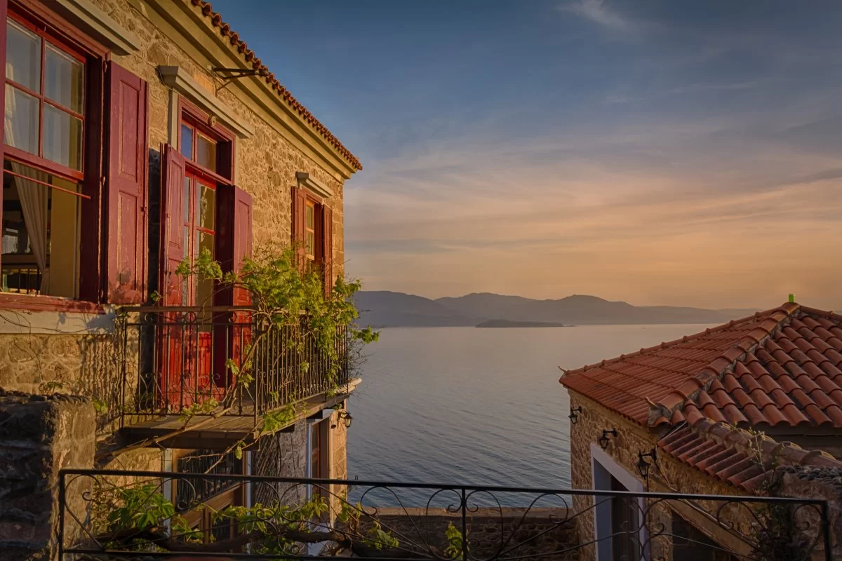 Υπέροχη θέα στη θάλασσα από τον Μόλυβο, Λέσβος 