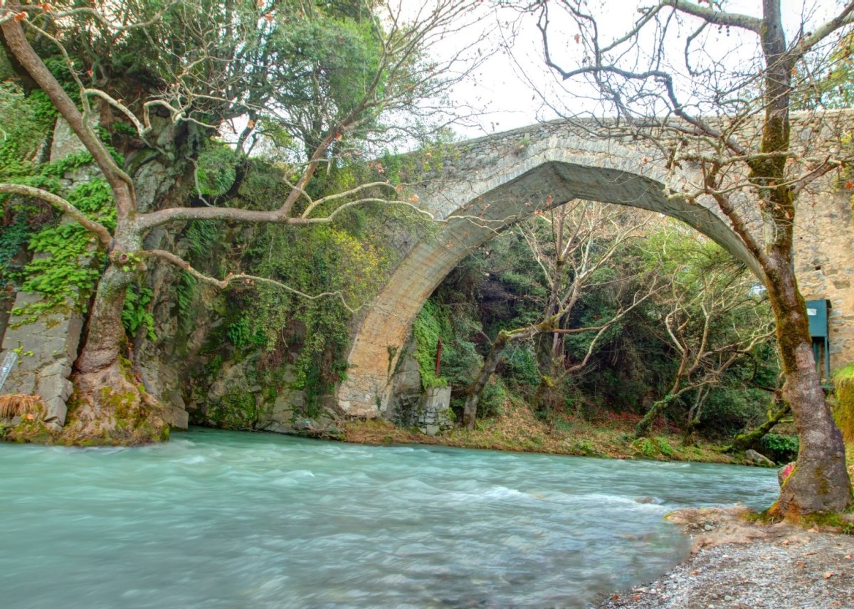 Μουλάτσι Αρκαδίας παραμυθένιος οικισμός φύση γεφύρια και ποτάμια