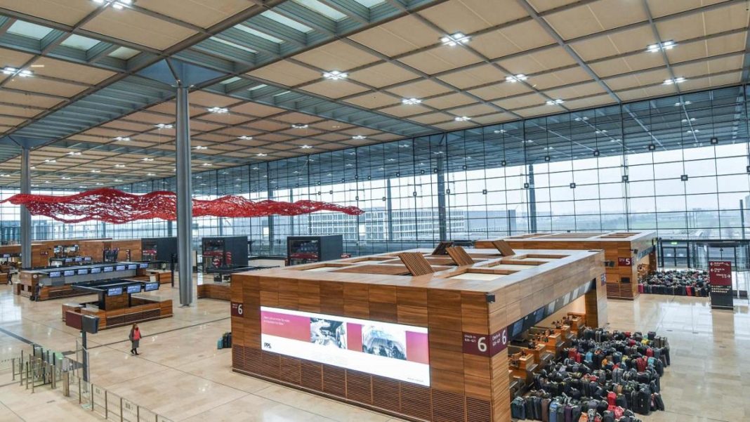 neo-aerodromio-Berlin (1) Νέο αεροδρόμιο Βερολίνου