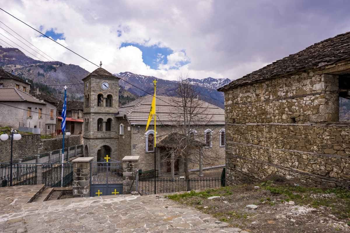 Πληκάτι Ιωαννίνων εκκλησία χωριού