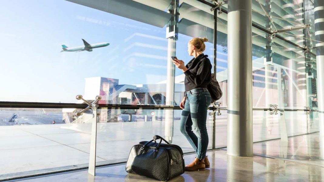 travel-airport-epivatis(1) αεροπορικές εταιρείες ταξίδια πανδημία