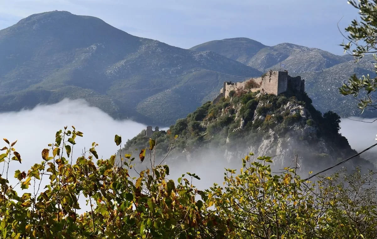 γραφικά χωριά πελοποννήσου μέσα στο πράσινο