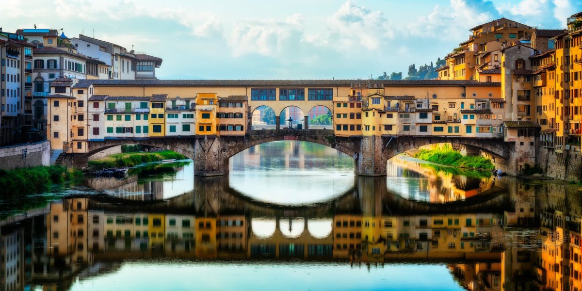 ιστορική γέφυρα Ponte Vecchio Φλωρεντία με σπίτια