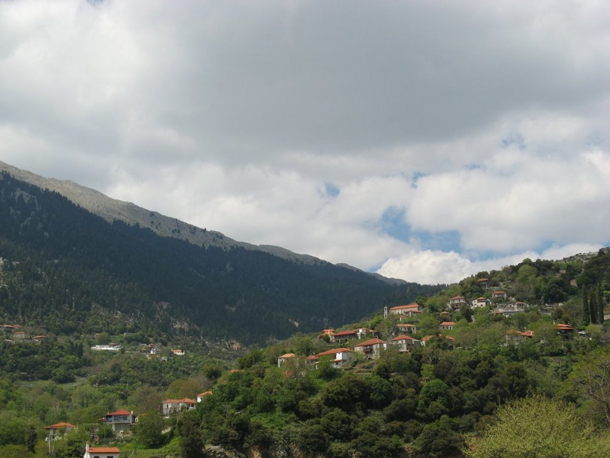 Λάμπεια Ηλείας κεφαλοχώρι με 7 γειτονιές
