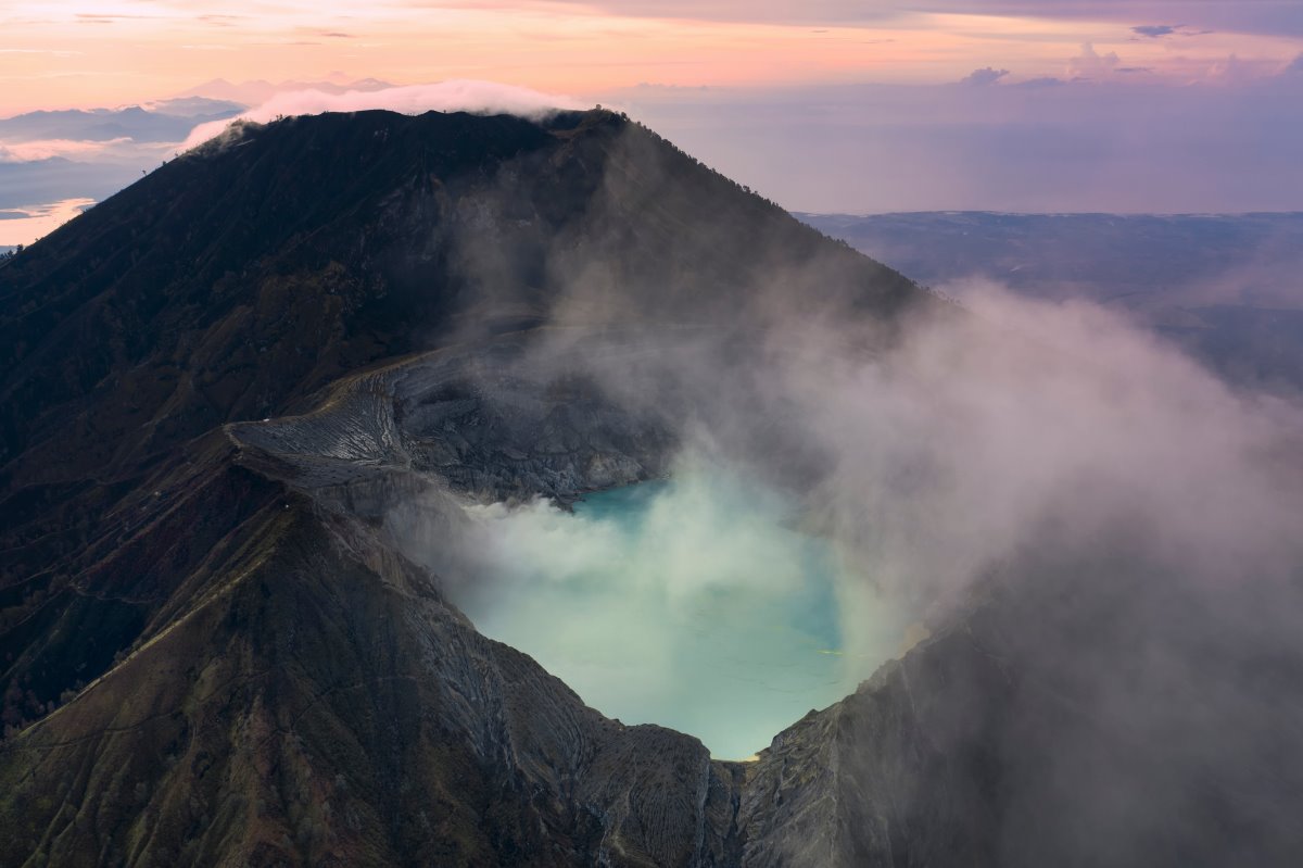 Λίμνη Ijen σε ηφαίστειο, Ινδονησία