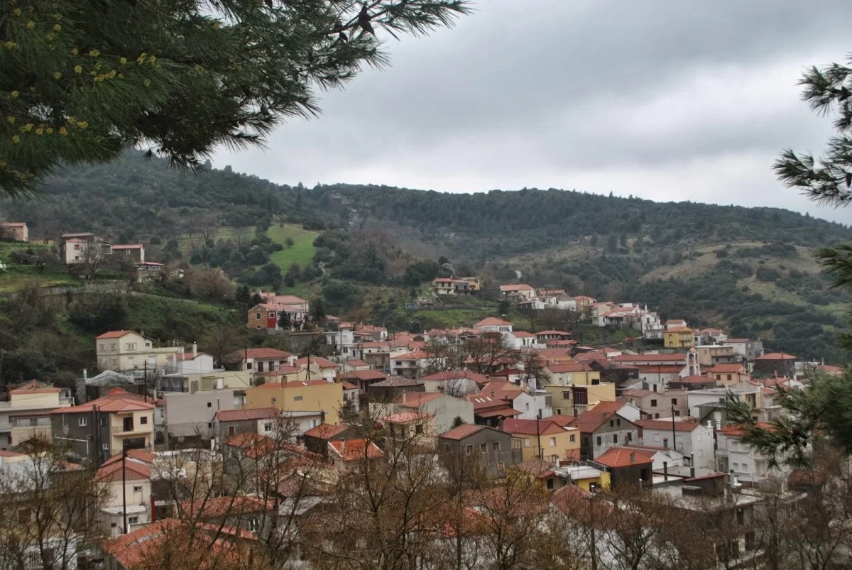 στενή γραφικό χωριό μια ανάσα από την αθήνα