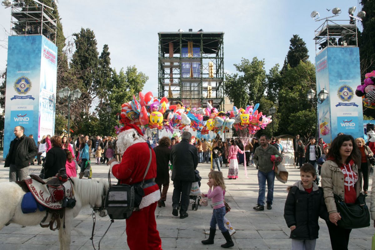 Χριστουγεννιάτικο δέντρο αθήνα 2012