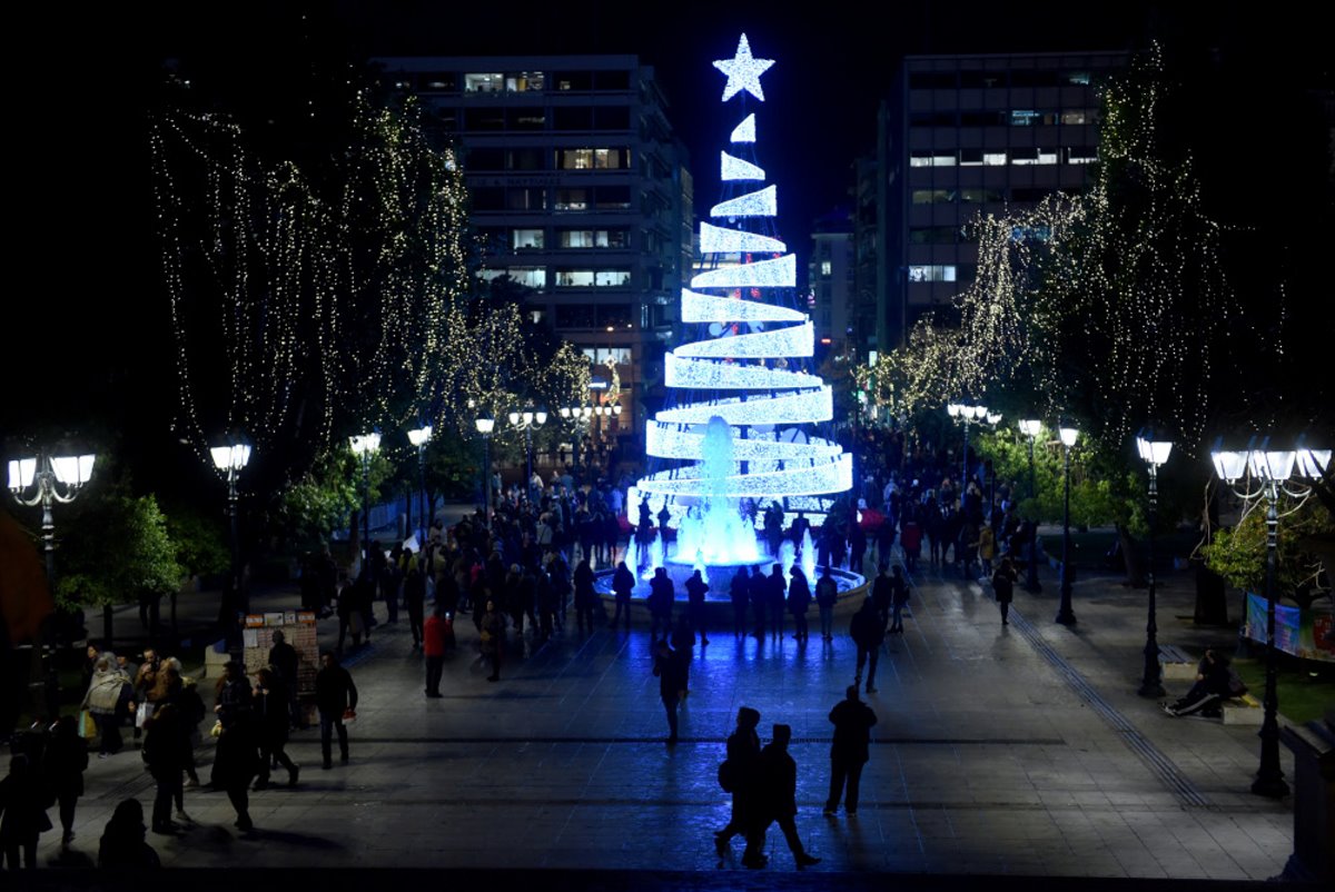 Χριστουγεννιάτικο δέντρο αθήνα 2017