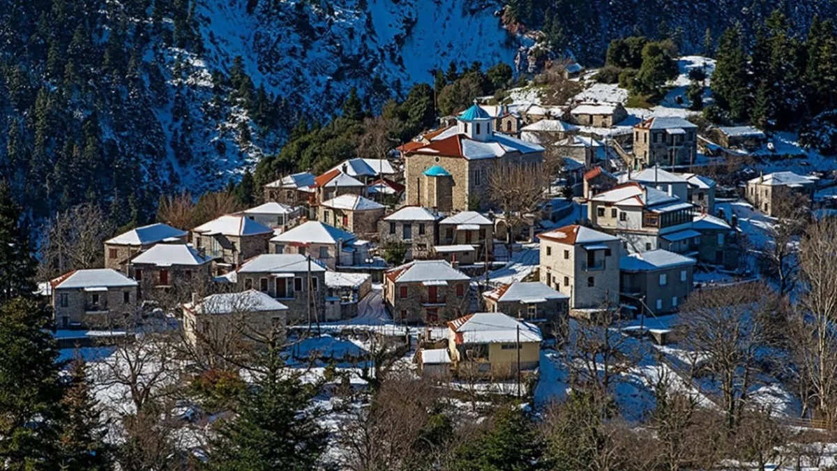 Χιονισμένα χωριά στην Ευρυτανία - Φιδάκια