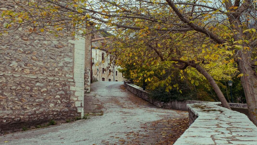 5 άγνωστα αλλά πανέμορφα χωριά της Πελοποννήσου
