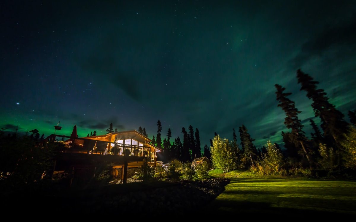 Ultima Thule Lodge στην Αλάσκα τη νύχτα