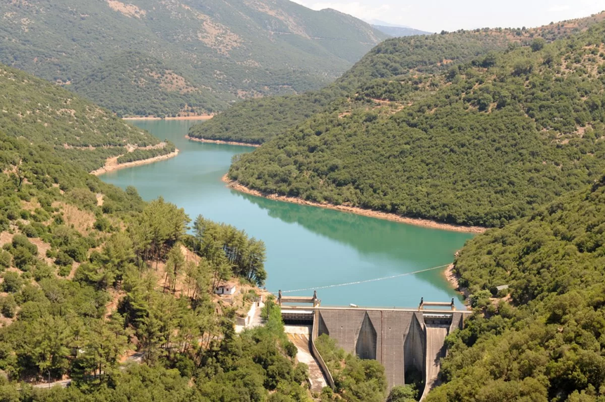 ταξίδι με αυτοκίνητο από Νεμέα σε χωριά Λάδωνα