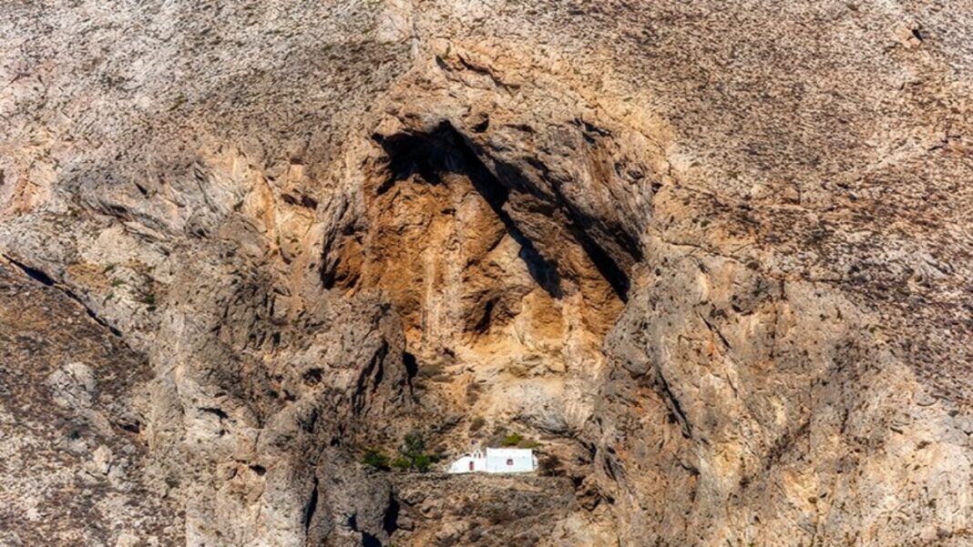 panagia-katefiani-santorini-kentriki Παναγία Κατεφιανή Σαντορίνη