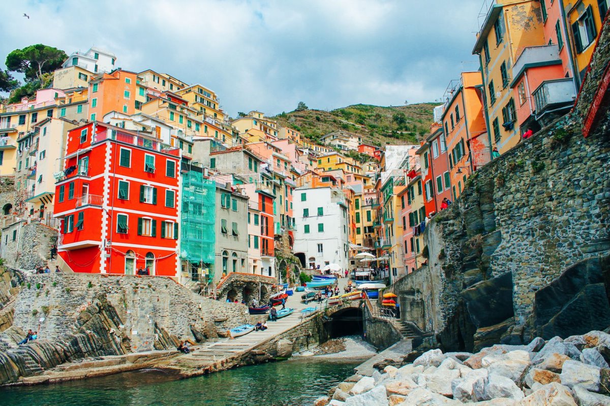 Cinque Terre πολύχρωμη πόλη