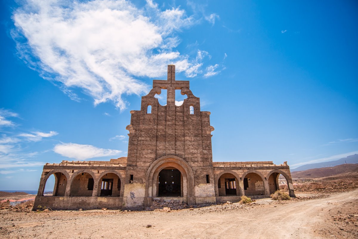 Sanatorio de Abona Τενερίφη εκκλησία σε έρημη πόλη