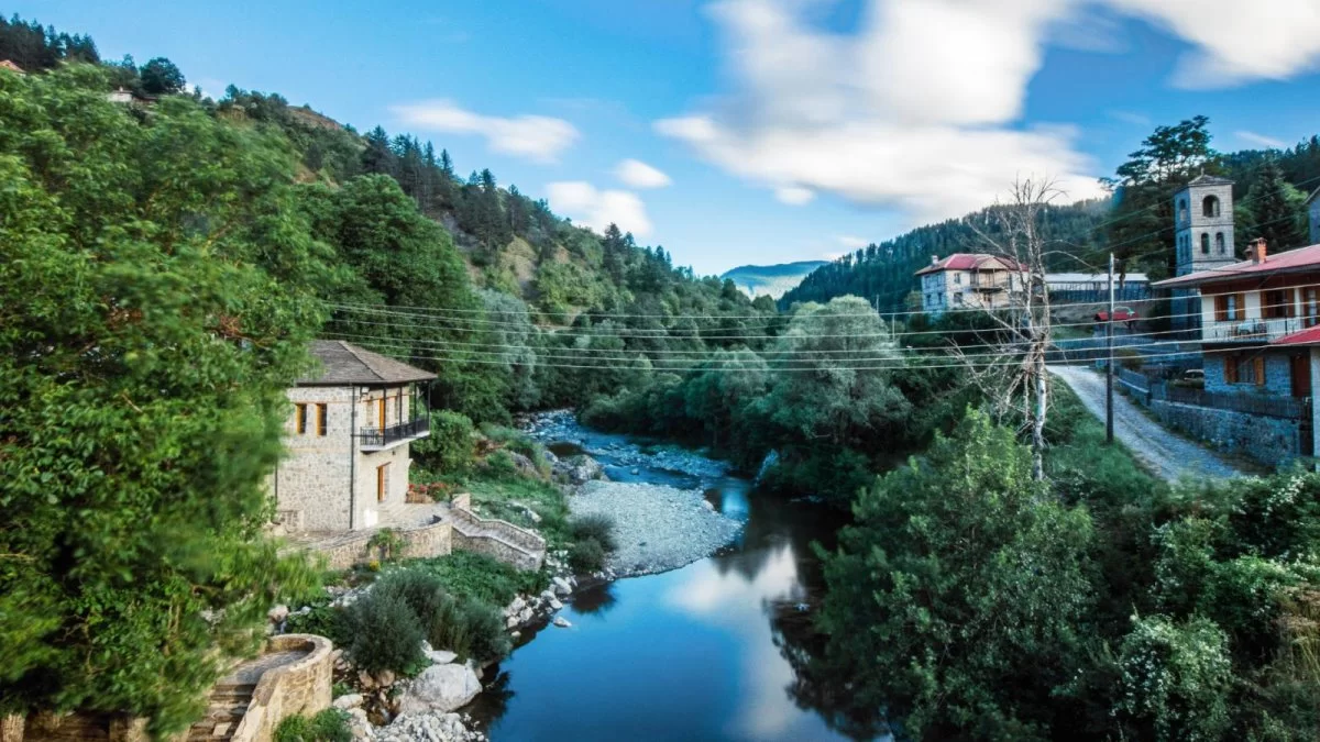 Βοβούσα Ζαγόρι σπίτι στο ποτάμι