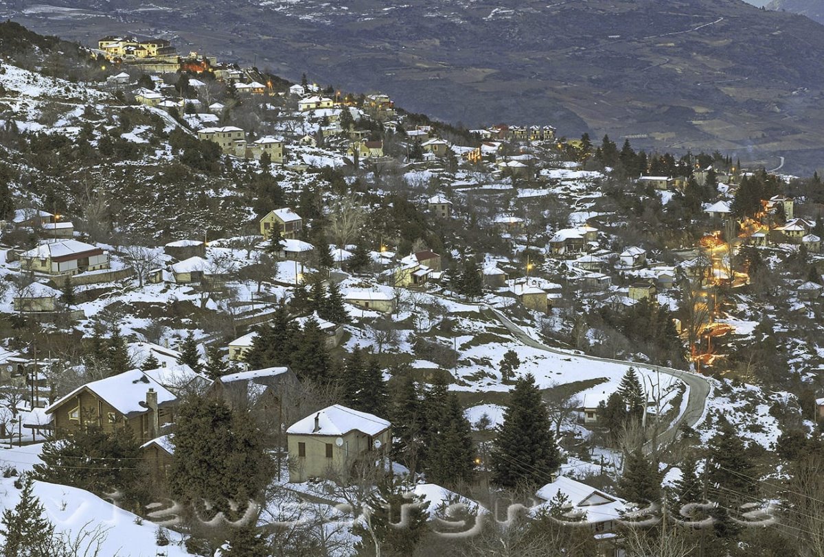 Τρίκαλα Κορινθίας με χιόνια