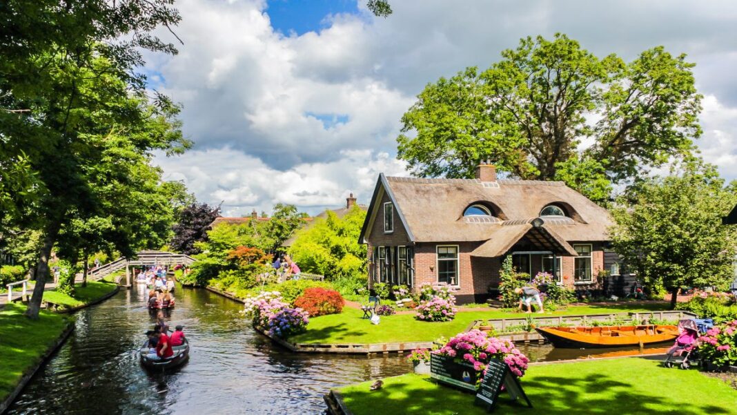 Giethoorn-Holland 10 όμορφες μικρές πόλεις της Ευρώπης