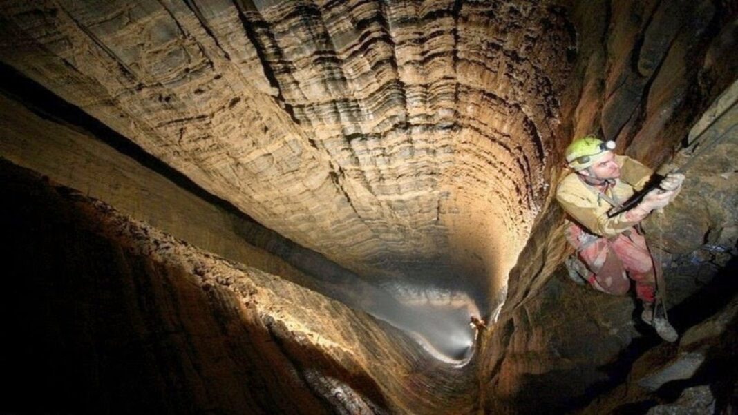 Krubera-cave Krubera το βαθύτερο σπήλαιο του κόσμου