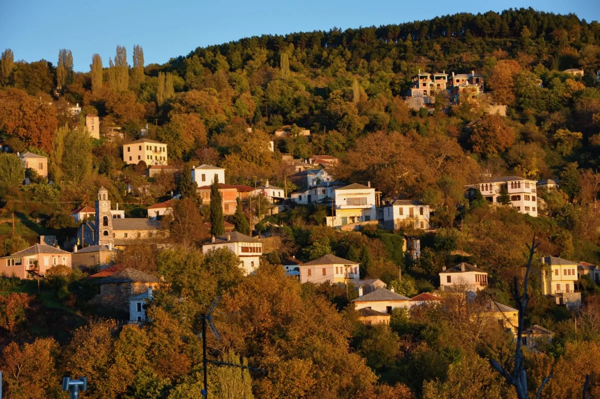 άγιος γεώργιος νηλείας μέσα στο πράσινο