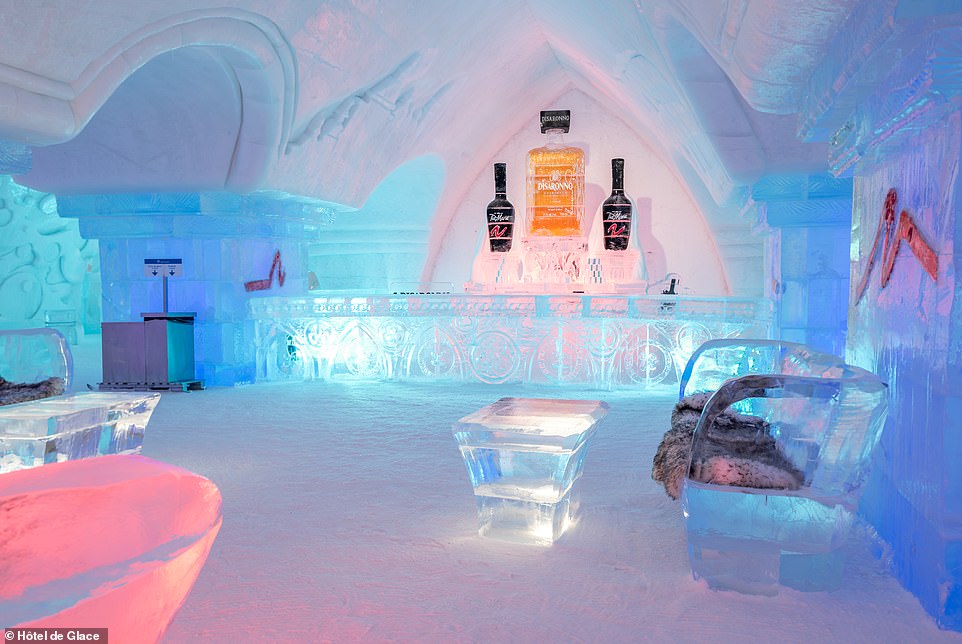 Το μπαρ στο Hotel De Glace