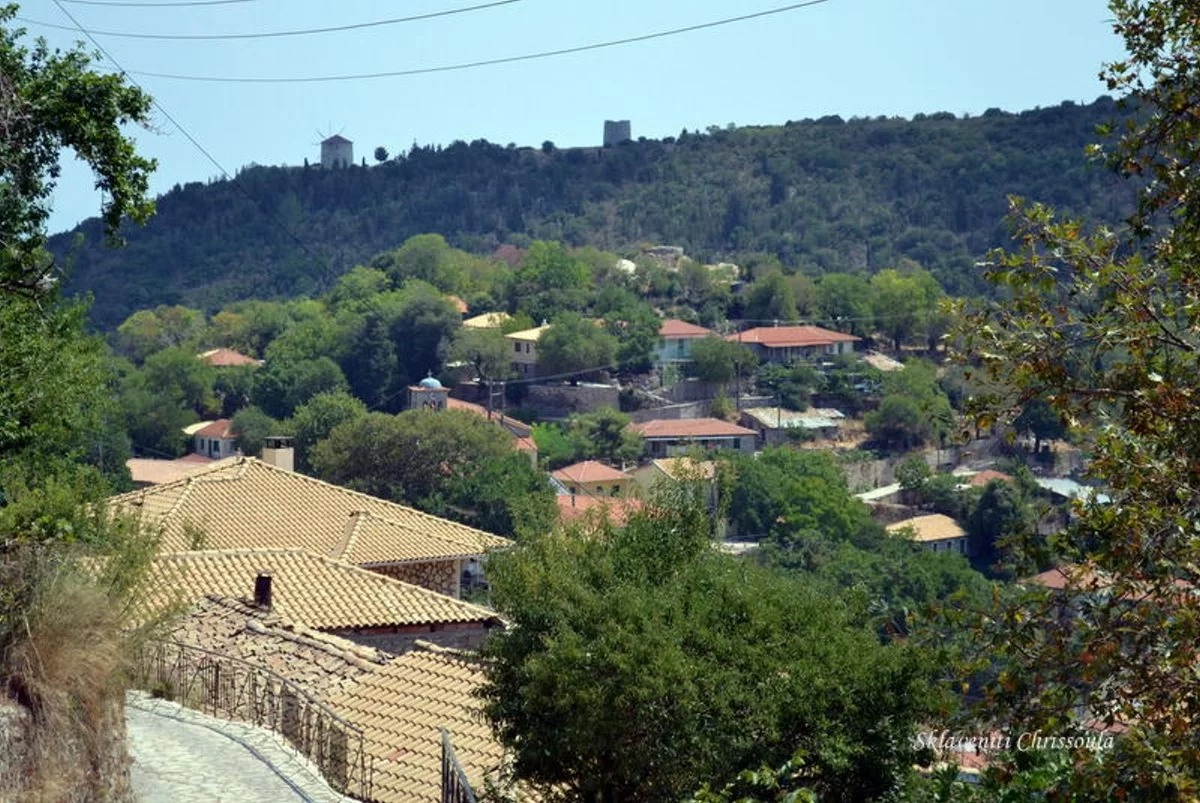 Ορεινή Εγκλουβή Λευκάδας μέσα στο πράσινο