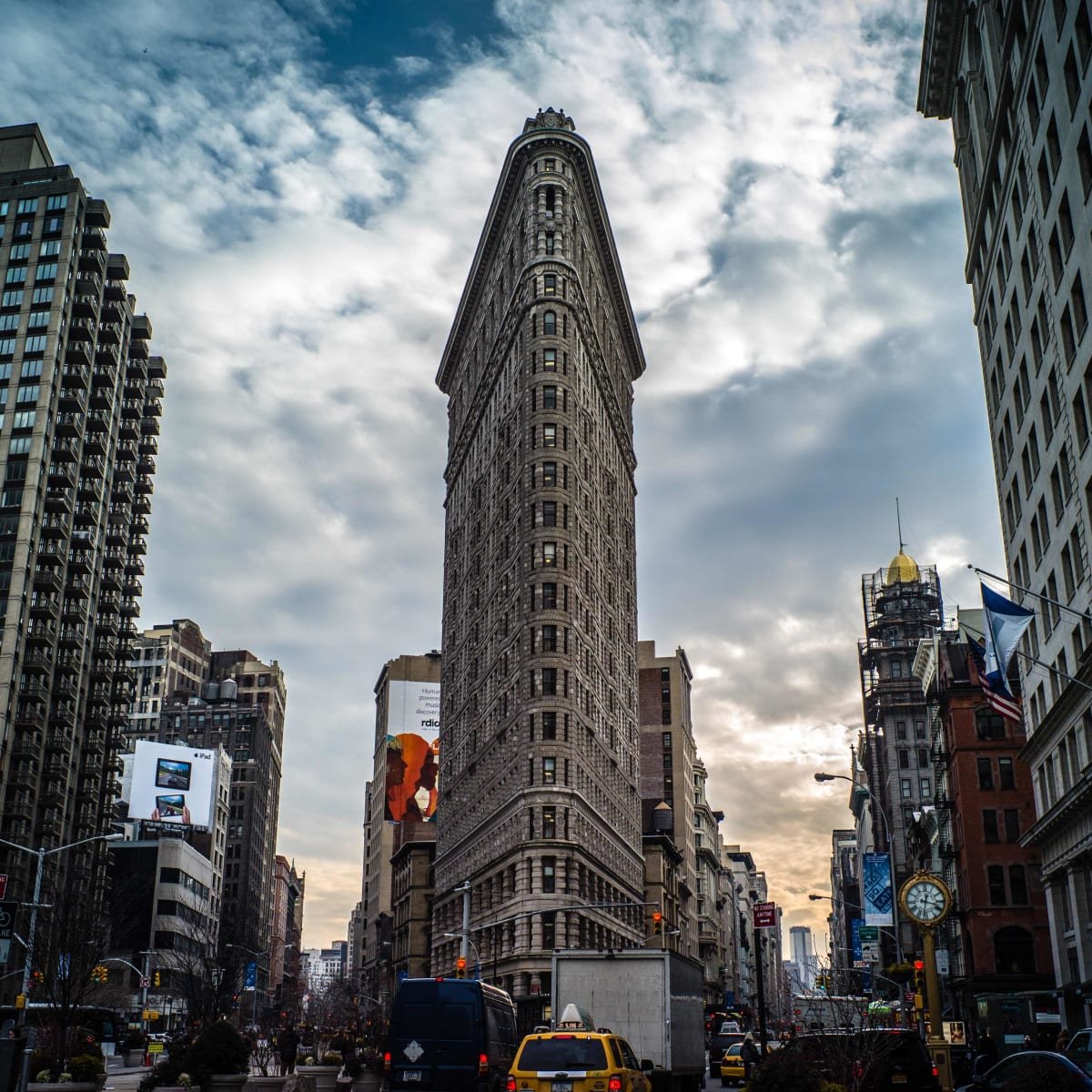 Flatiron: Το θρυλικό κτήριο της Νέας Υόρκης σε σχήμα τριγώνου - Από τα πιο πολυφωτογραφημένα στον κόσμο!